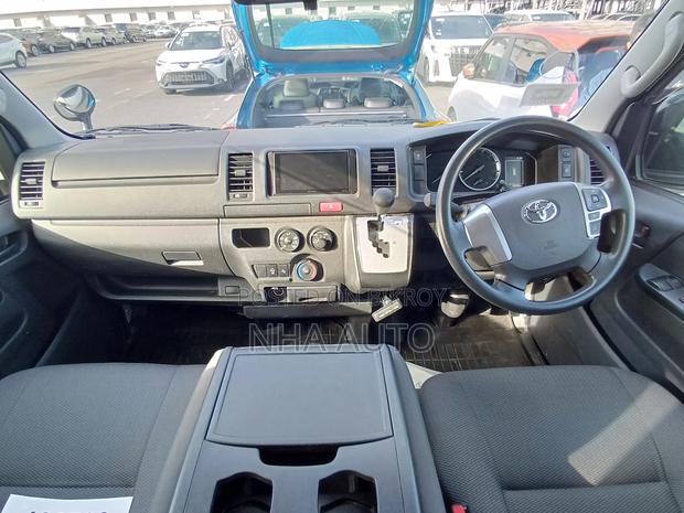 Toyota Hiace GL DUEL AC 2021