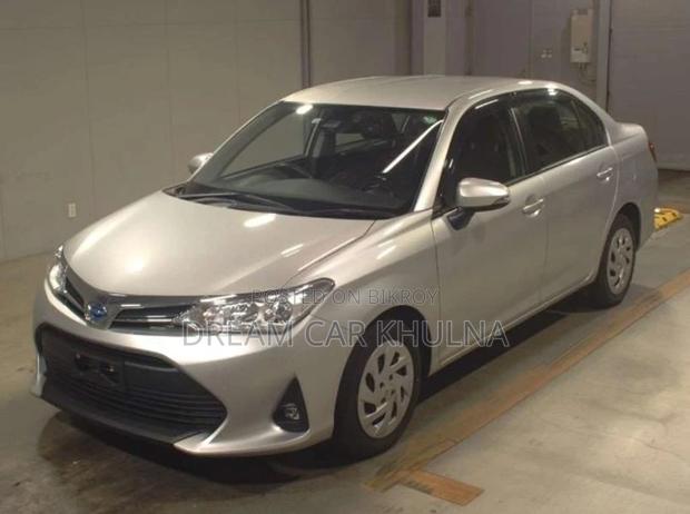 Toyota Axio Ex Hybrid Silver 2022