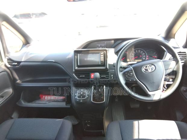 Toyota Noah NON HV 2020