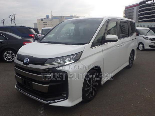 Toyota Noah S-Z, GRADE : 4.5 2022