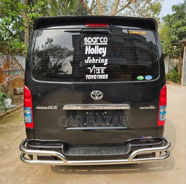 Toyota Hiace GL HALF CEILING 2019