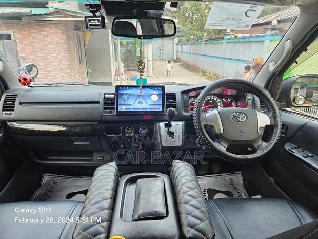 Toyota Hiace GL HALF CEILING 2019