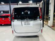 Toyota Noah NON HYBRID 2016 for sale