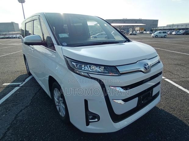 Toyota Noah Z 2022