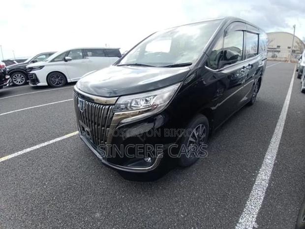 Toyota Esquire GI PREMIUM HYB 4.5 2021