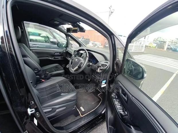 Toyota Esquire GI PREMIUM HYB 4.5 2021