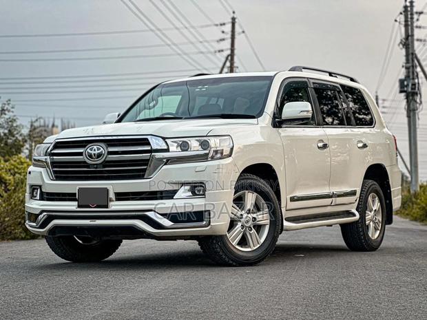 Toyota Land Cruiser V8 AIR SUSPENSION VX 2013