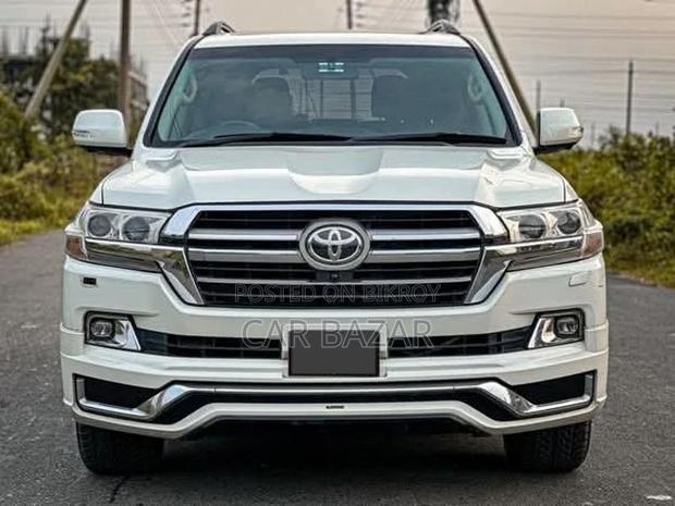 Toyota Land Cruiser V8 AIR SUSPENSION VX 2013