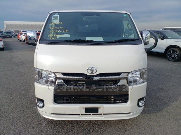 Toyota Hiace SUPER GL DARK PRIME 2021
