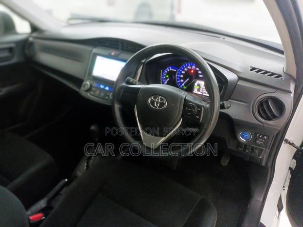 Toyota Axio Ex Hybrid White 2020