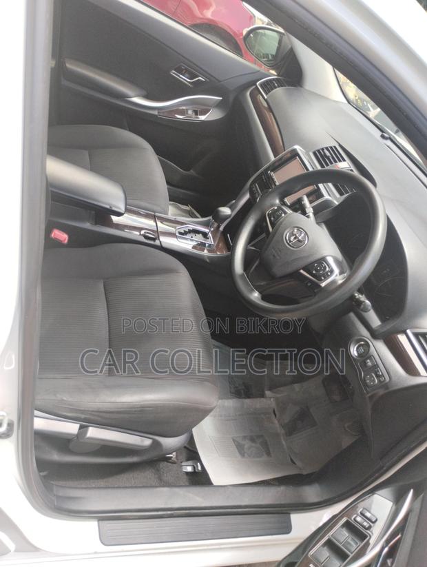 Toyota Premio FL 2020