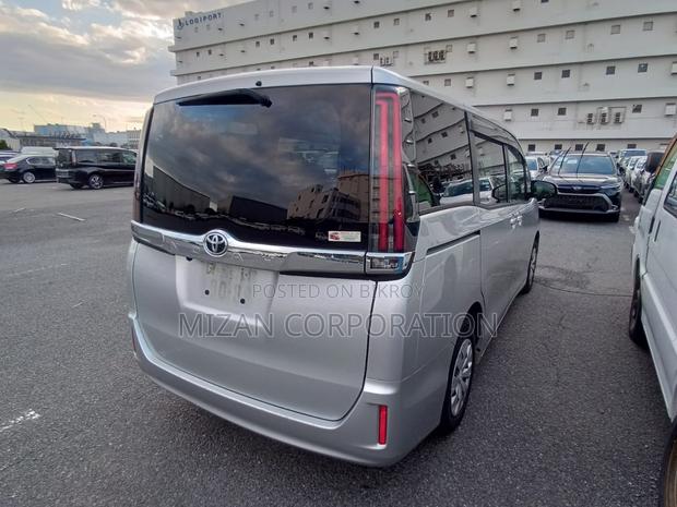 Toyota Noah X Package 2020