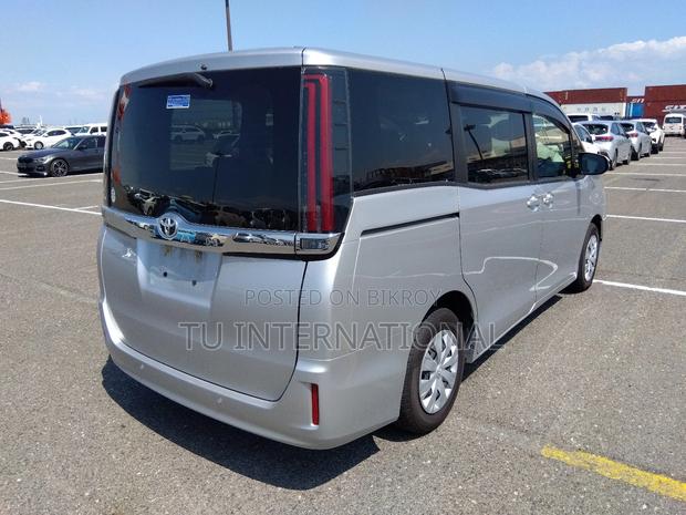Toyota Noah X-PKG-NON HYBRID 2020