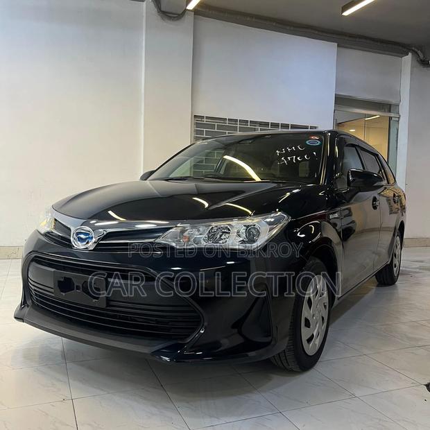 Toyota Fielder Ex Hybrid Black 2021