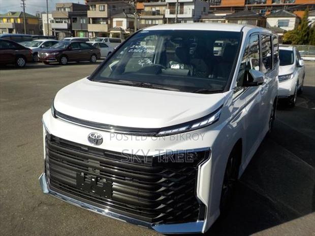 Toyota Voxy S Z pkg 2025