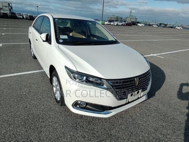 Toyota Premio F-EX 2020