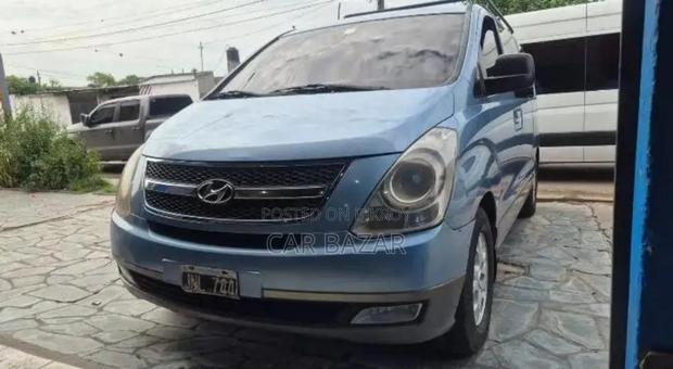 Hyundai H1 MPV LUXURY 12SEAT 2012