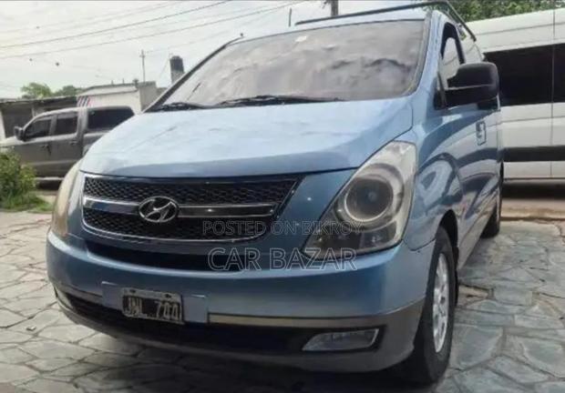 Hyundai H1 MPV LUXURY 12SEAT 2012