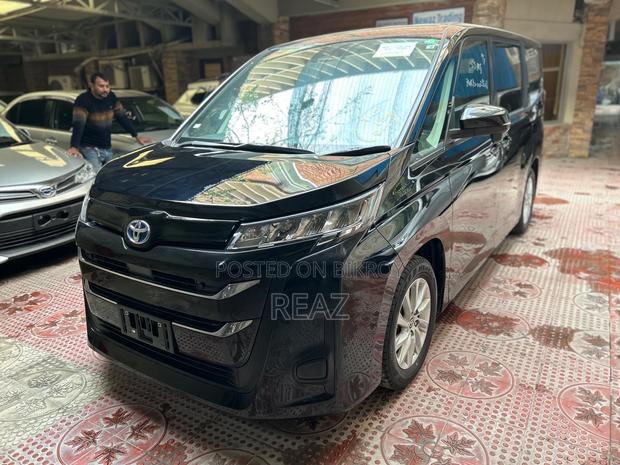 Toyota Noah 2022 Black