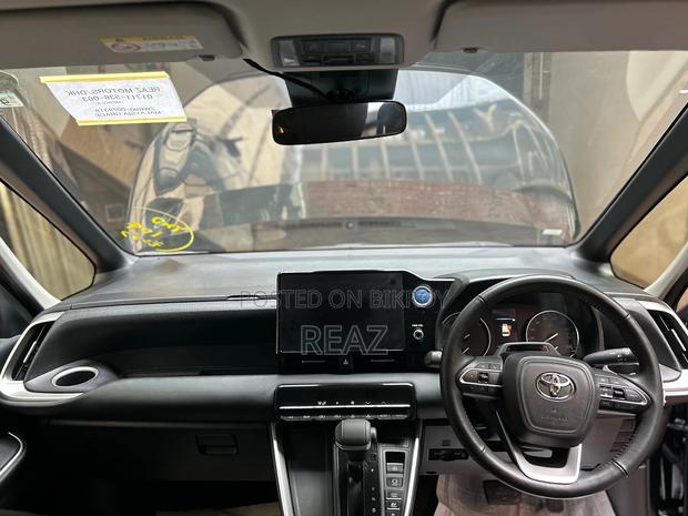 Toyota Noah 2022 Black