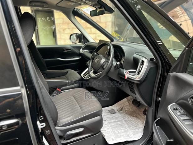 Toyota Noah 2022 Black