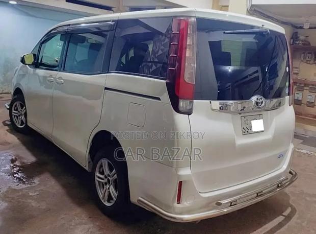 Toyota Noah Si Push Octane Run 2017