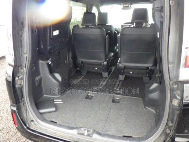 Toyota Esquire Gi package 2020