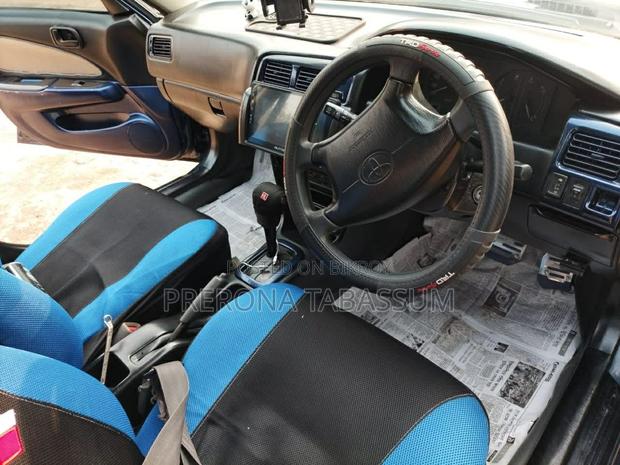 Toyota Corolla . 1997