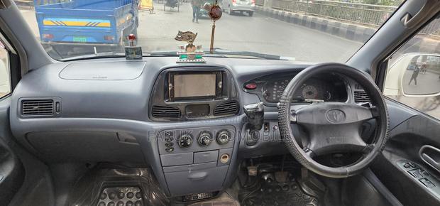 Toyota Noah Road Tourer 2001