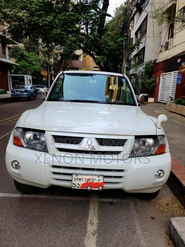 Mitsubishi Pajero Pure SUV 2006