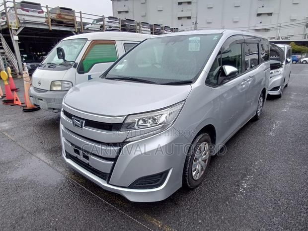 Toyota Noah X Hybrid Silver 2020