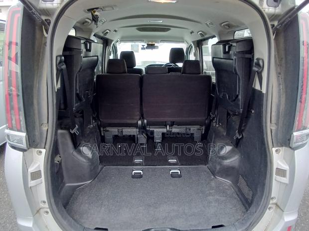 Toyota Noah X Hybrid Silver 2020
