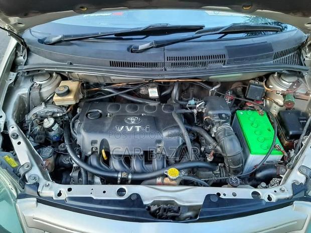 Toyota ist G HID SELECTION 2004