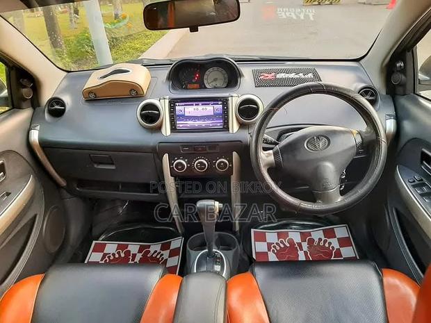 Toyota ist G HID SELECTION 2004