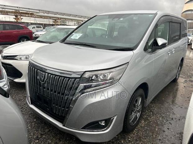 Toyota Esquire XI PKG SILVER COLOR 2020