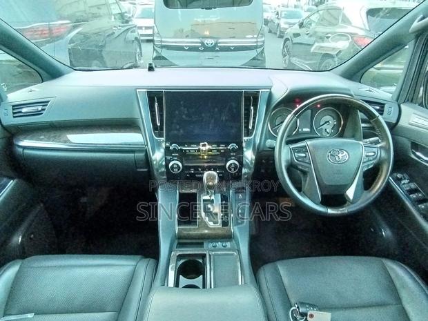 Toyota Alphard LEXUS LM300 FACELIFT 2020
