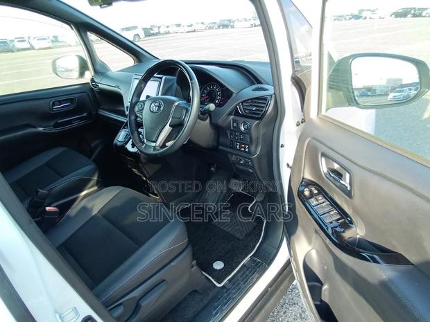 Toyota Noah SI WXB3 NON-HYBRID 2021