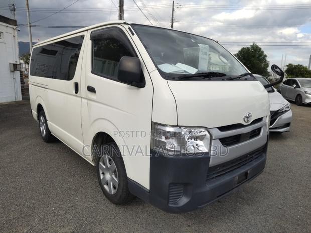 Toyota Hiace DX 2021