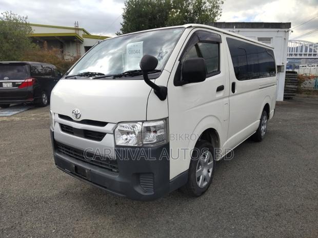 Toyota Hiace DX 2021