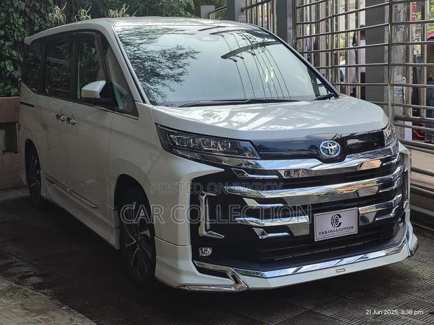 Toyota Noah SZ 2022