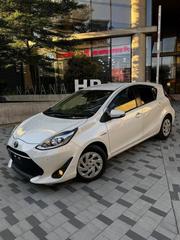 Toyota Aqua S Pearl hybrid 2020 for sale