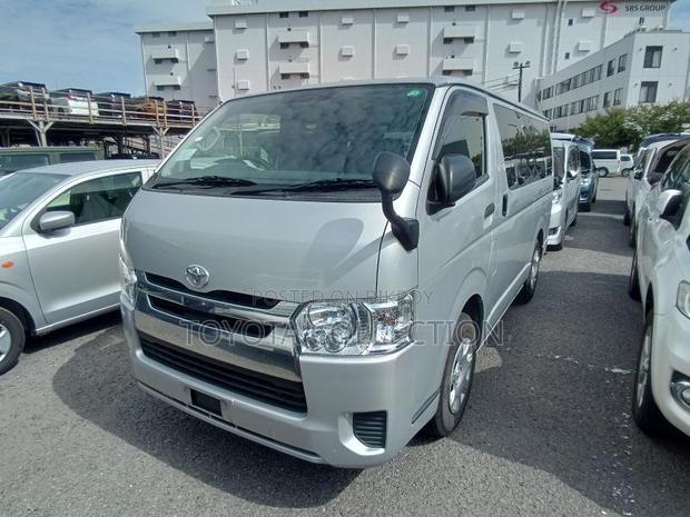 Toyota Hiace GL LED DUAL AC 2020