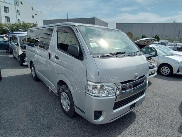 Toyota Hiace GL LED DUAL AC 2020