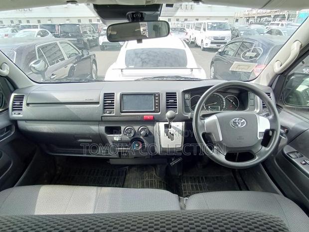 Toyota Hiace GL LED DUAL AC 2020