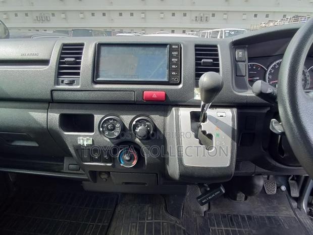 Toyota Hiace GL LED DUAL AC 2020