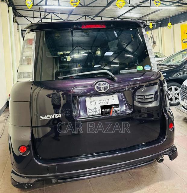 Toyota Sienta 1.5 FWD 2012 Purple