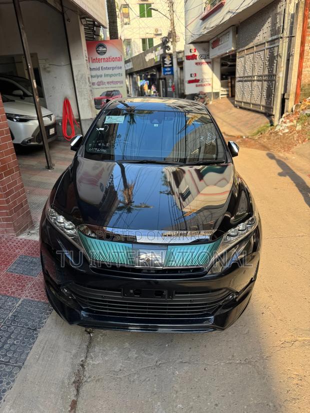 Toyota Harrier SUNROOF NON HV PKG 2020