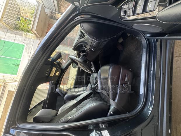 Toyota Harrier SUNROOF NON HV PKG 2020