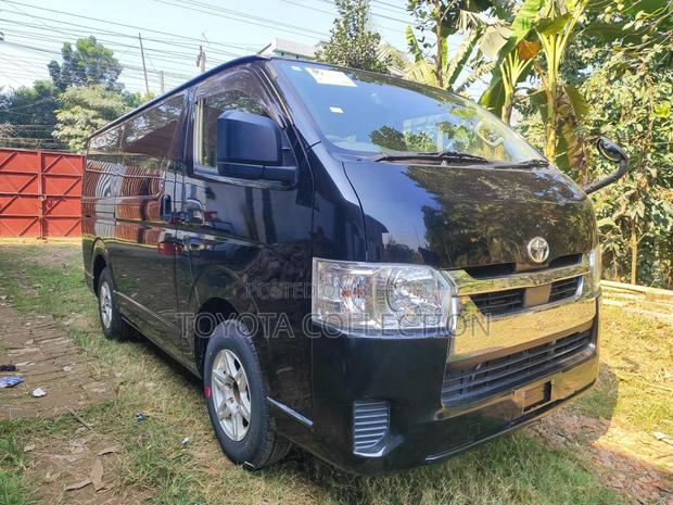 Toyota Hiace GL LED DUAL AC BLACK 2020