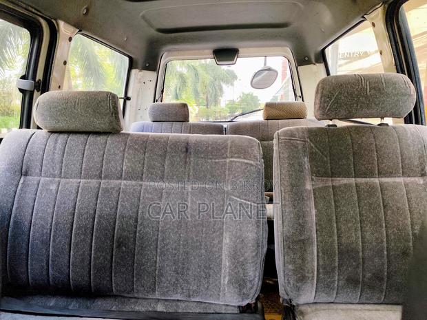 Toyota Noah GL-STANDARD ROOF 2006
